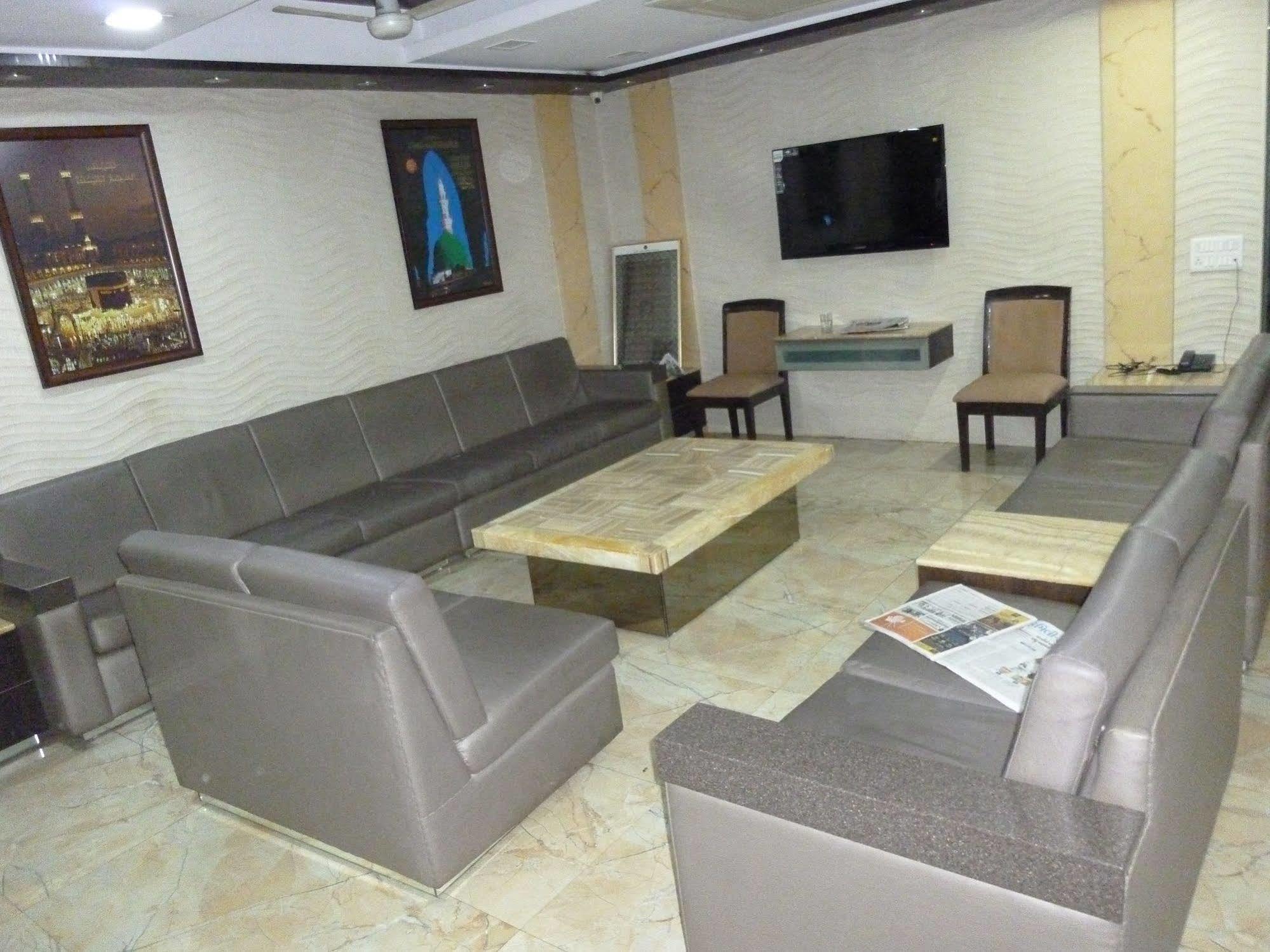Hotel Regal Palace Мумбаи Экстерьер фото